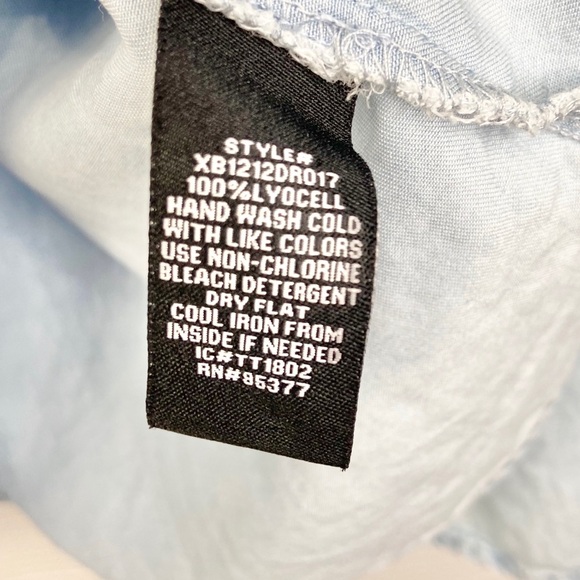 Sanctuary• boho chambray Lace up Emma peasant bell sleeve top medium - Picture 4 of 7